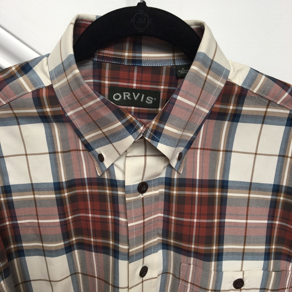 Sz M. Orvis Signature Twill long sleeved shirt.